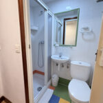 Baño privado de la habitación individual en Pensión Santa Clara San Sebastián Donostia